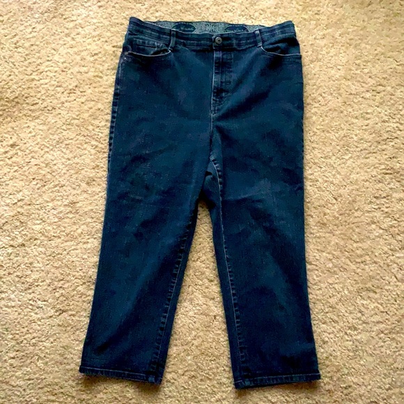 Gloria Vanderbilt Denim - Gloria Vanderbilt Capri Jeans. Size 14
